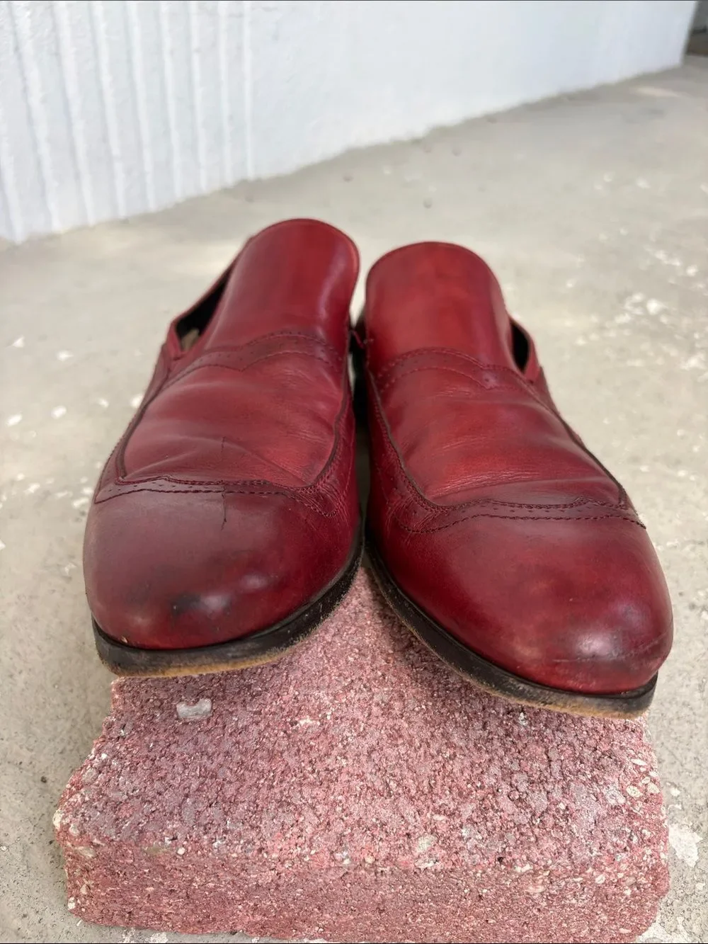 Vintage Gucci wing tip loafers